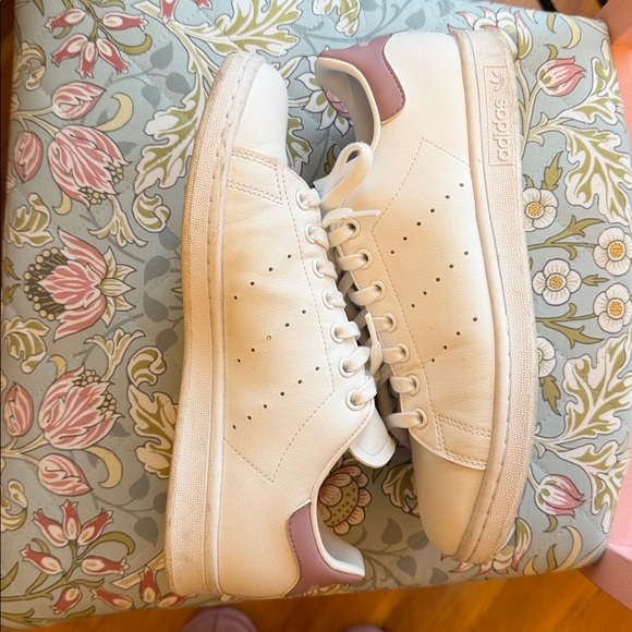 Adidas Women's Stan Smith White Sneakers with Rose Gold Heel Tab Size 9 - Picture 8 of 9